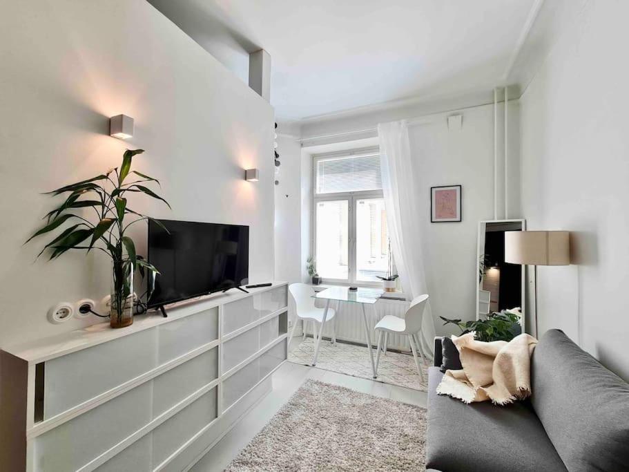 Stylish Studio In Downtown Helsinki Exterior photo